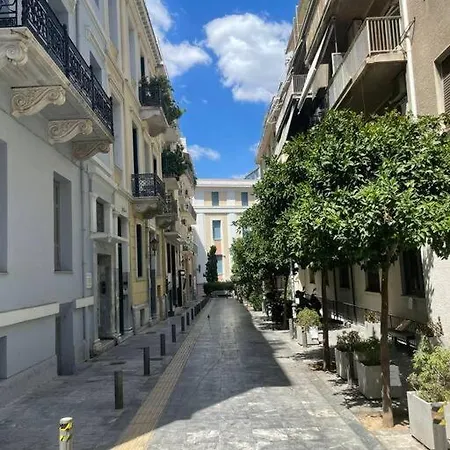 2Bdr Apartment In Plaka-2 Mins Walk To Syntagma Athens Exterior photo