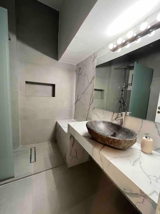 2bdr In Plaka-2 Mins Walk To Syntagma Apartment Athen