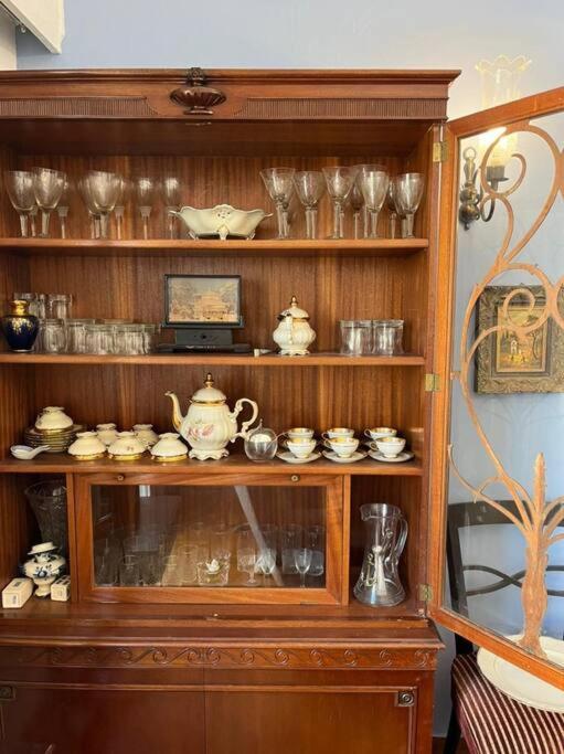 2bdr In Plaka-2 Mins Walk To Syntagma דירה אתונה